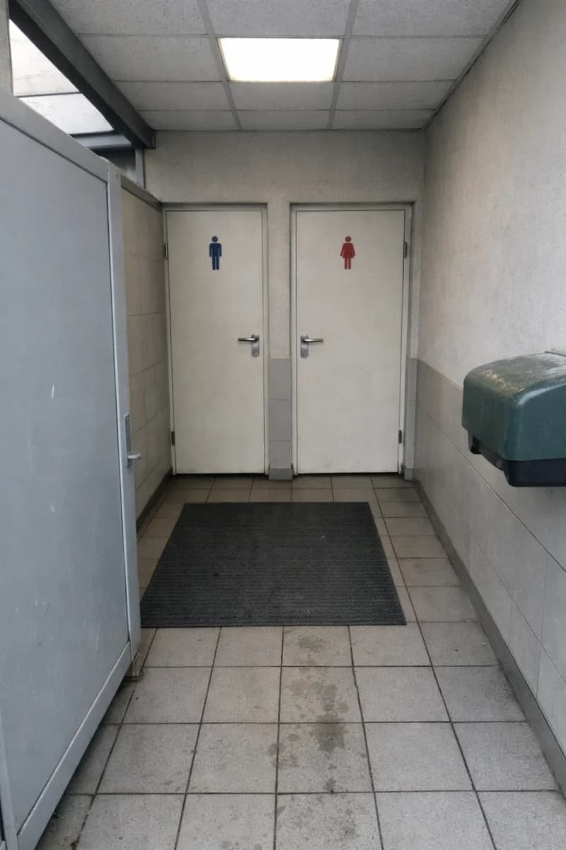 Public WC — Barrandovské terasy