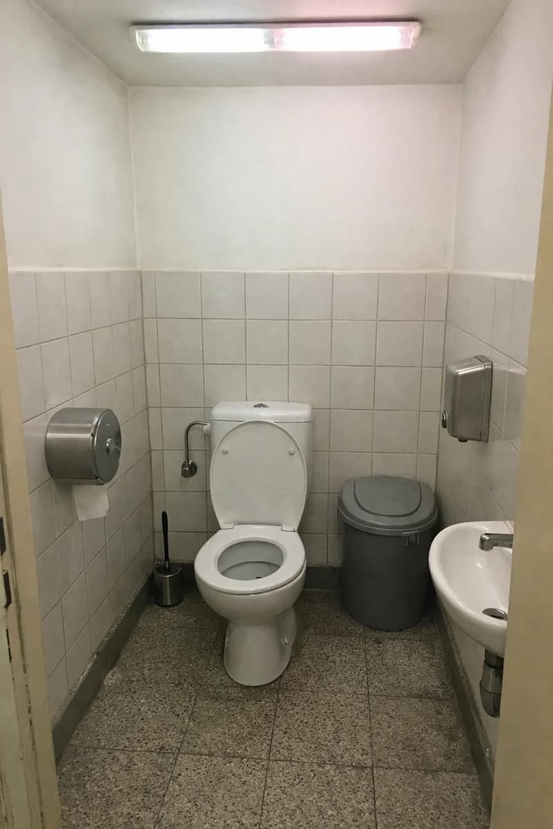 Public WC — Invalidovna